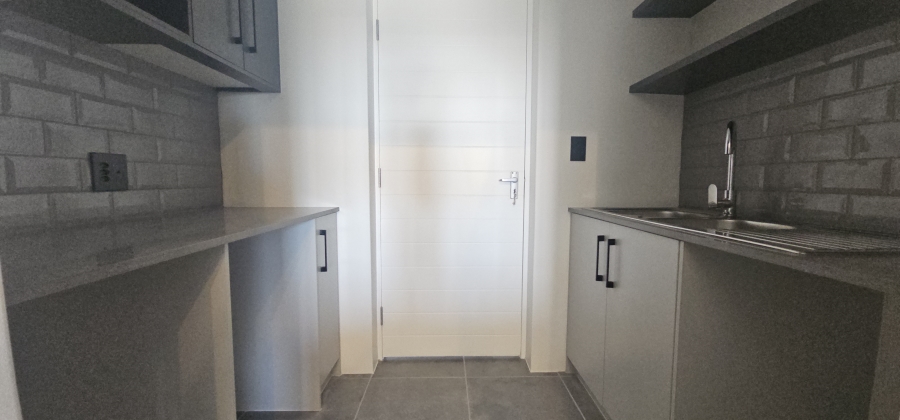 2 Bedroom Property for Sale in Middedorp Western Cape